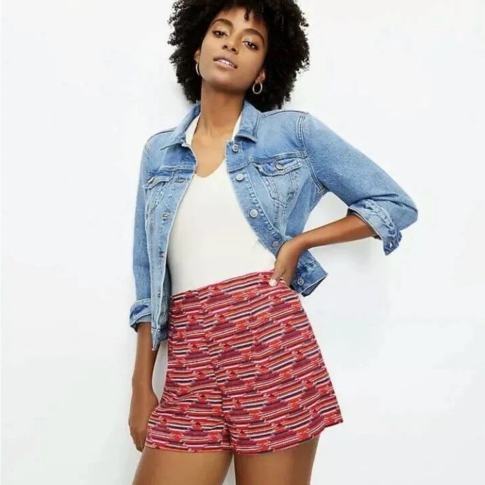 LOFT LINEN BLEND PULL ON SHORTS
WITH POCKETS